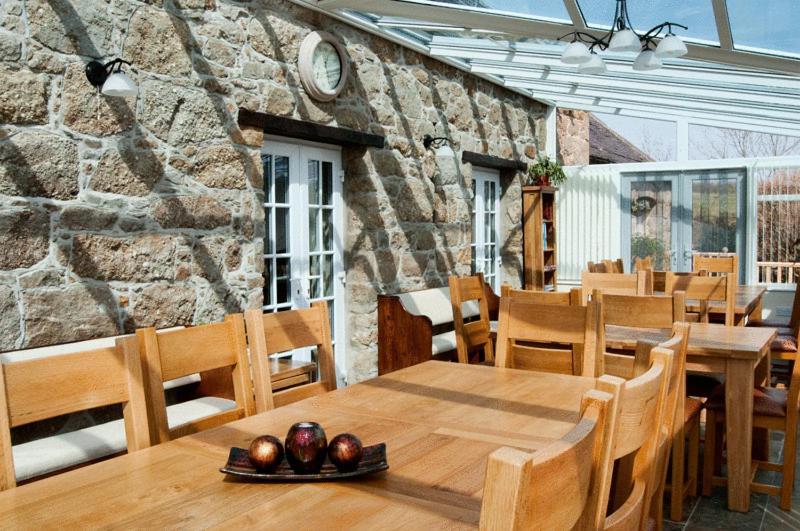 Nant Yr Odyn Country Hotel & Restaurant Ltd Llangefni Exteriör bild